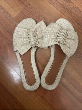 Beige Bow Slide Sandals with Decorative Buckle